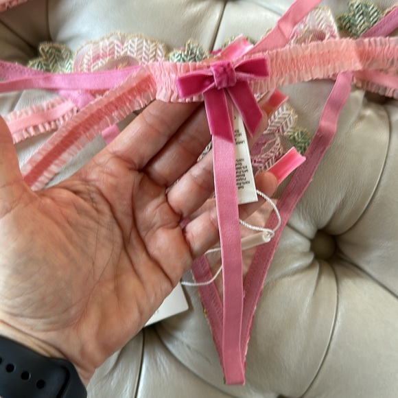 🍋NWT For Love & Lemons Needle Point Roses Bra & Thong Panty Set Size M🍋 - Picture 13 of 15